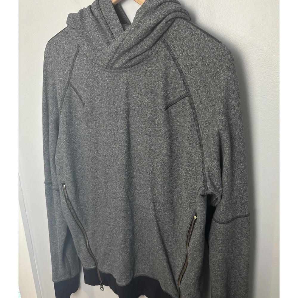 Lululemon Women's  Om &‎ Roam Hoodie Gray Black Side Zip Logo Size 4